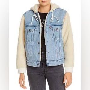 LEVI’S EX-BOYFRIEND SHERPA HOODED TRUCKER JACKET